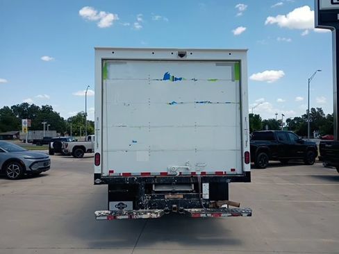 Used 2020 Chevrolet Express 3500 w/ Power Convenience Package RWD image 4