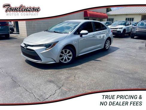 Used 2024 Toyota Corolla LE FWD image 1