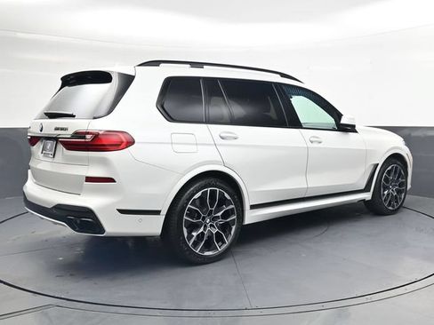 Used 2021 BMW X7 M50i w/ Dynamic Handling Package AWD/4WD image 4