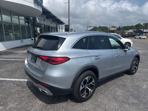 Used 2025 Mercedes-Benz GLC 350e 4MATIC image 3