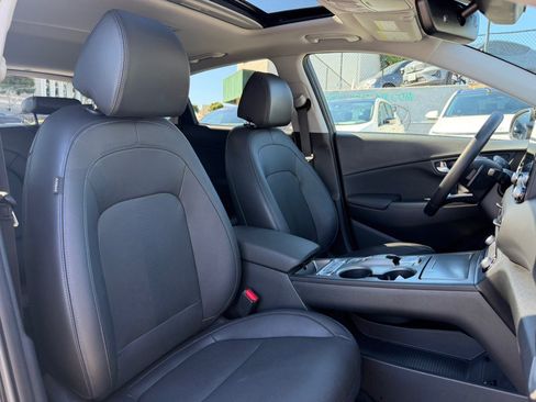 Used 2023 Hyundai Kona Limited FWD image 33