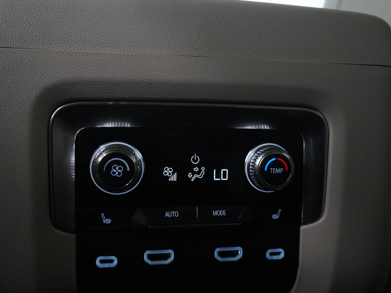 Used 2021 GMC Yukon Denali w/ Denali Ultimate Package AWD/4WD image 19