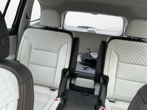 Used 2024 GMC Acadia Denali w/ Super Cruise Package image 15