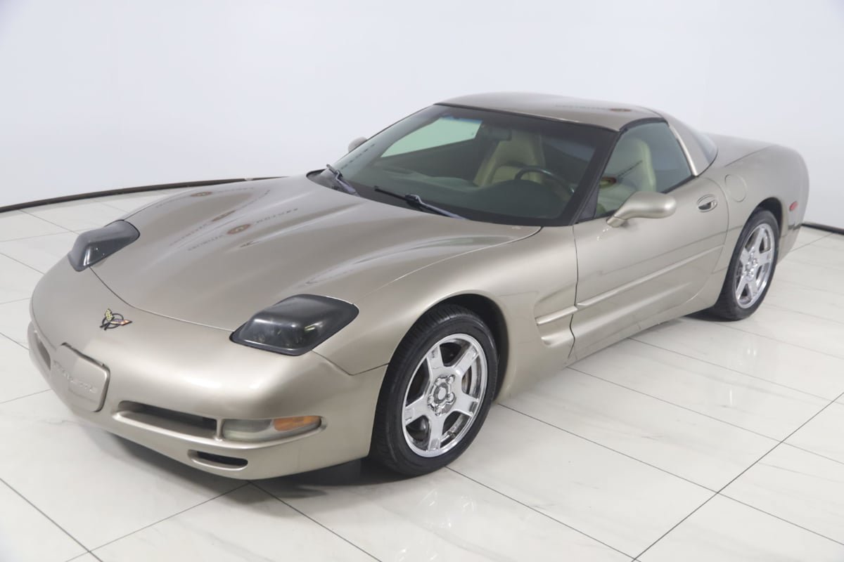 Used 1998 Chevrolet Corvette Coupe w/ Performance Handling Pkg RWD image 15