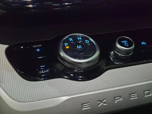 Used 2026 Ford Expedition Active RWD image 22