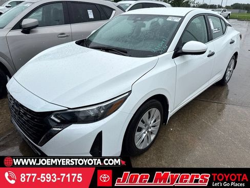 Used 2025 Nissan Sentra S FWD image 1