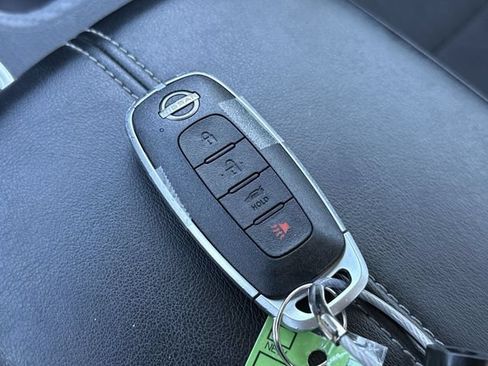 Used 2025 Nissan Sentra SV FWD image 25