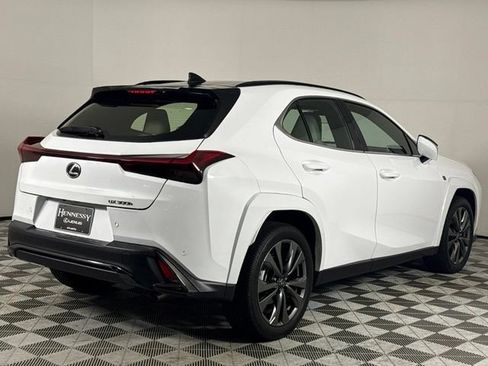 Used 2025 Lexus UX 300h FWD w/ Accessory Package (Z2) image 8