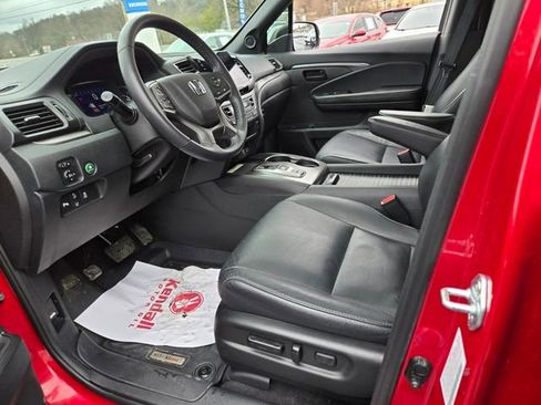 Used 2023 Honda Passport EX-L image 11