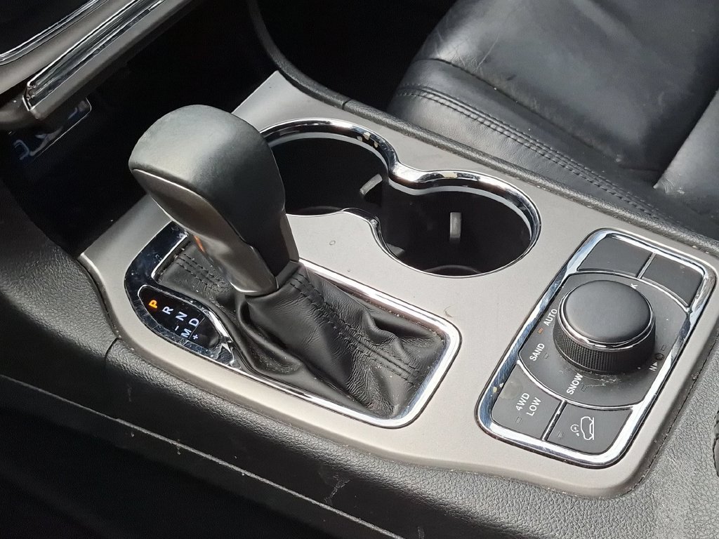 Used 2018 Jeep Grand Cherokee Limited AWD/4WD image 16