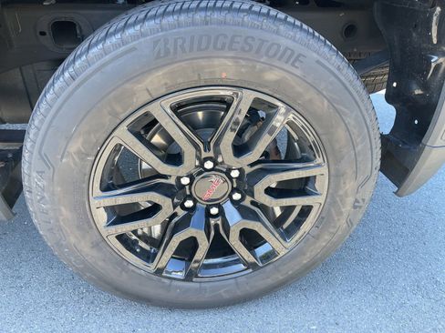 Used 2023 GMC Sierra 1500 Elevation AWD/4WD image 3