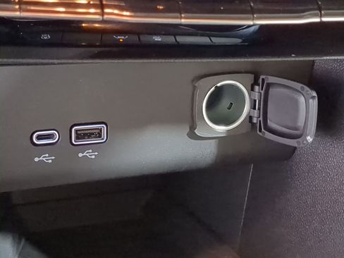 Used 2024 Buick Encore GX Avenir w/ Avenir Convenience Package image 30