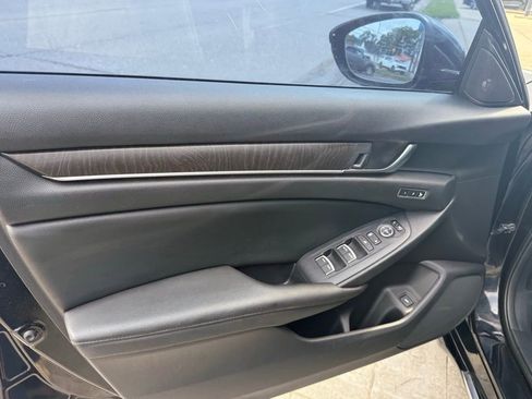 Used 2020 Honda Accord Touring image 7