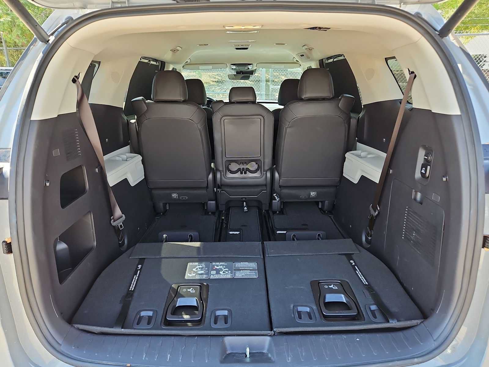 Used 2024 Kia Carnival SX FWD image 23