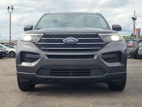 Used 2020 Ford Explorer XLT RWD image 2