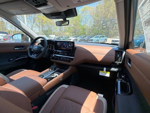 New 2026 Nissan Pathfinder Platinum AWD/4WD image 27
