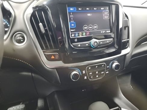 Used 2021 Chevrolet Traverse LS image 29
