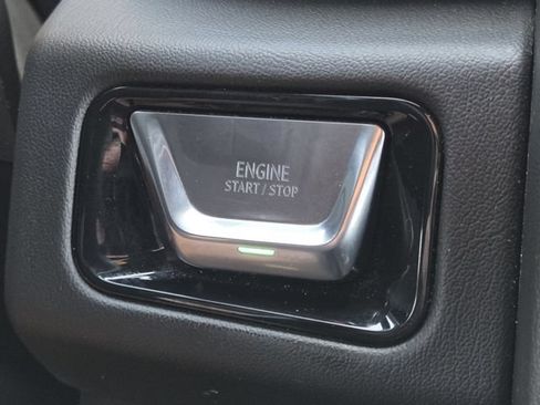 Certified 2025 GMC Yukon Denali AWD/4WD image 16