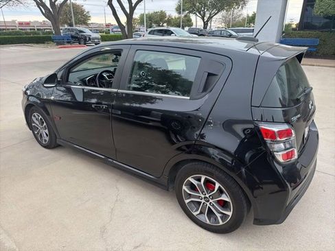Used 2020 Chevrolet Sonic LT w/ Convenience Package image 4
