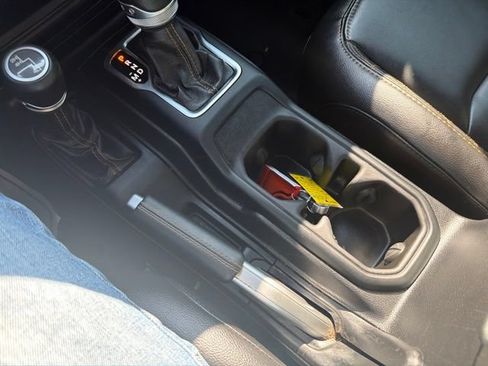 Used 2021 Jeep Wrangler Unlimited Sahara AWD/4WD image 19