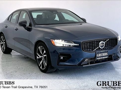 Used 2025 Volvo S60 B5 Core FWD image 1