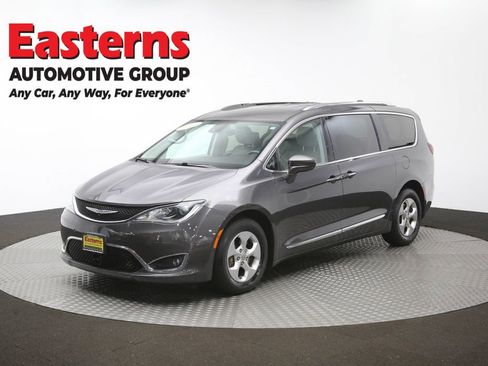Used 2017 Chrysler Pacifica Touring-L Plus w/ Advanced Safetytec Group FWD image 58