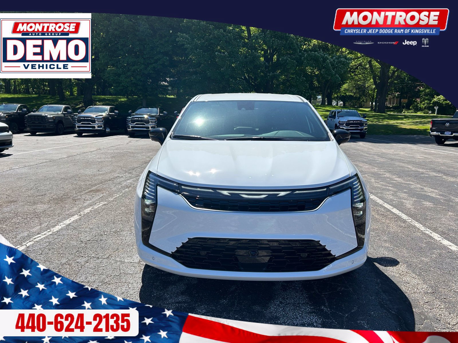 New 2027 Chrysler Pacifica Select w/ Family Tech Group FWD image 9