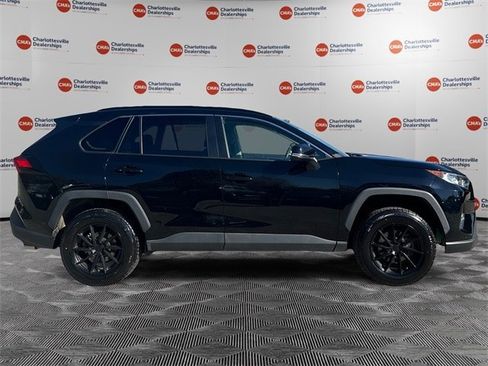 Used 2019 Toyota RAV4 XLE image 6