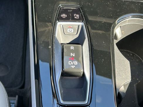 Used 2025 Audi Q6 e-tron Premium w/ Convenience Package RWD image 40