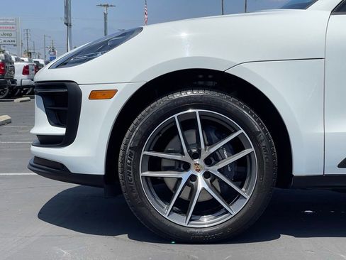 Used 2023 Porsche Macan AWD/4WD image 11