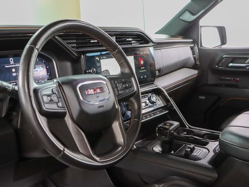 Used 2023 GMC Sierra 1500 AT4 w/ Technology Package AWD/4WD image 27