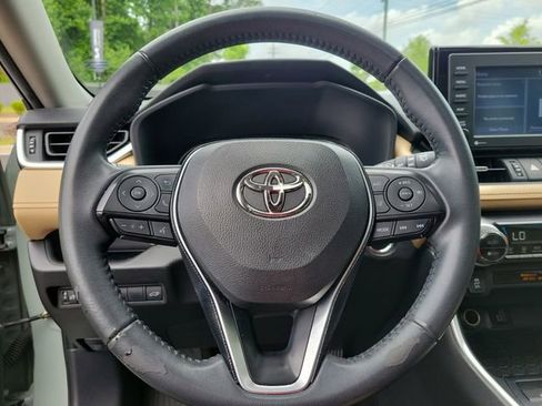 Used 2021 Toyota RAV4 XLE Premium FWD image 25