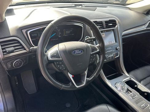 Used 2019 Ford Fusion SEL image 12