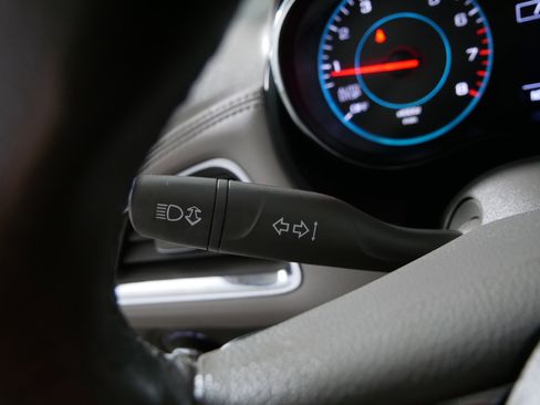 Used 2018 Chevrolet Cruze Premier image 32