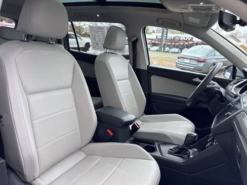 Used 2021 Volkswagen Tiguan SE w/ Panoramic Sunroof Package FWD image 24