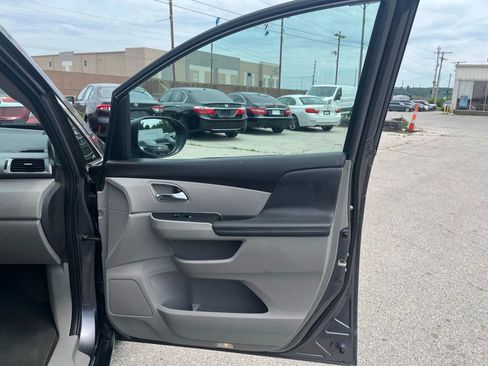 Used 2015 Honda Odyssey LX image 11