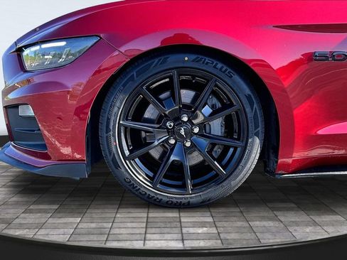 Used 2017 Ford Mustang GT Premium w/ Black Accent Package RWD image 8