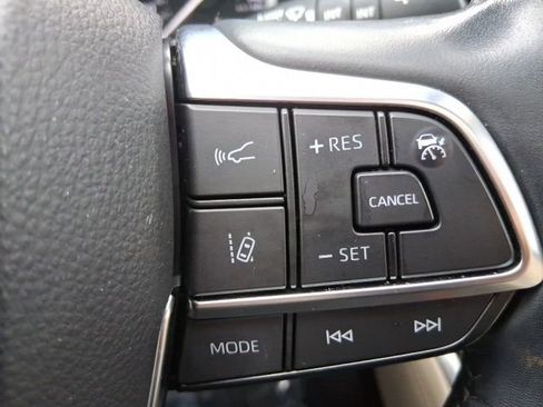 Used 2021 Toyota Highlander Limited image 25