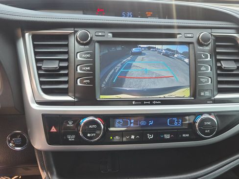 Used 2018 Toyota Highlander SE AWD/4WD image 8