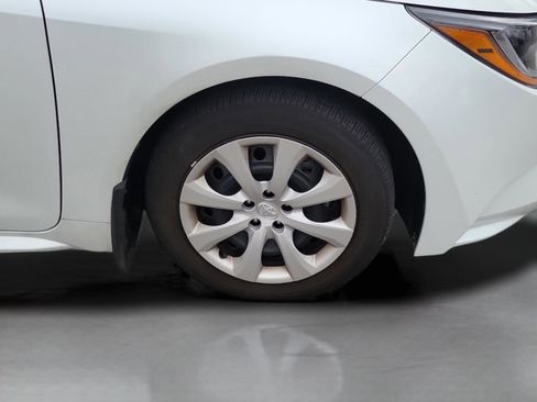 Used 2025 Toyota Corolla LE image 26