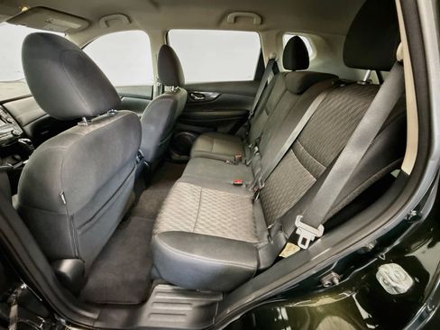 Used 2019 Nissan Rogue SV FWD image 25
