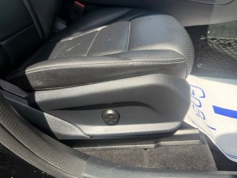 Used 2019 Mercedes-Benz GLC 300 4MATIC image 57