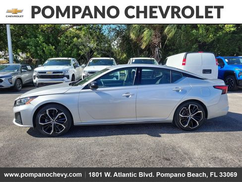 Used 2024 Nissan Altima 2.5 SR image 6