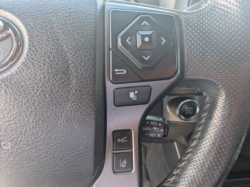 Used 2019 Toyota Tacoma TRD Off-Road AWD/4WD image 14