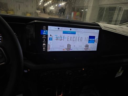 New 2025 Jeep Gladiator Mojave w/ Convenience Group image 25