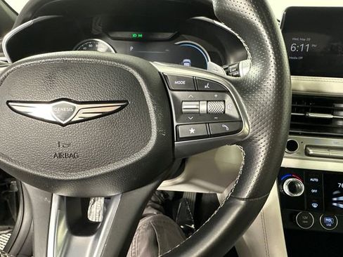 Used 2025 Genesis G70 2.5T RWD image 24