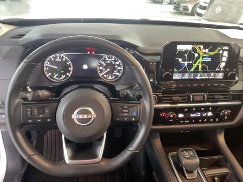 Used 2023 Nissan Pathfinder SL w/ SL Premium Package image 7