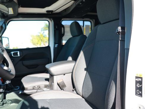 New 2026 Jeep Gladiator Sport image 13