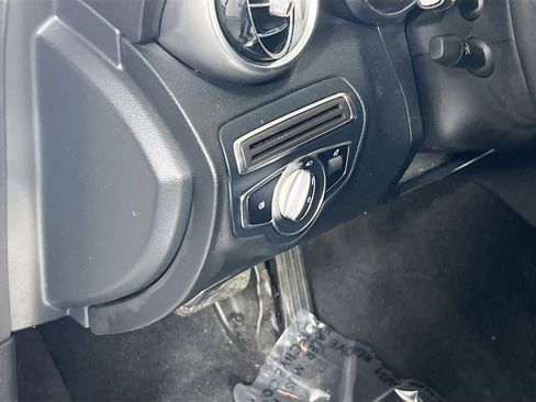 Used 2019 Mercedes-Benz C 300 4MATIC Sedan image 10