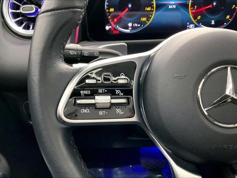 Used 2023 Mercedes-Benz GLB 250 image 22